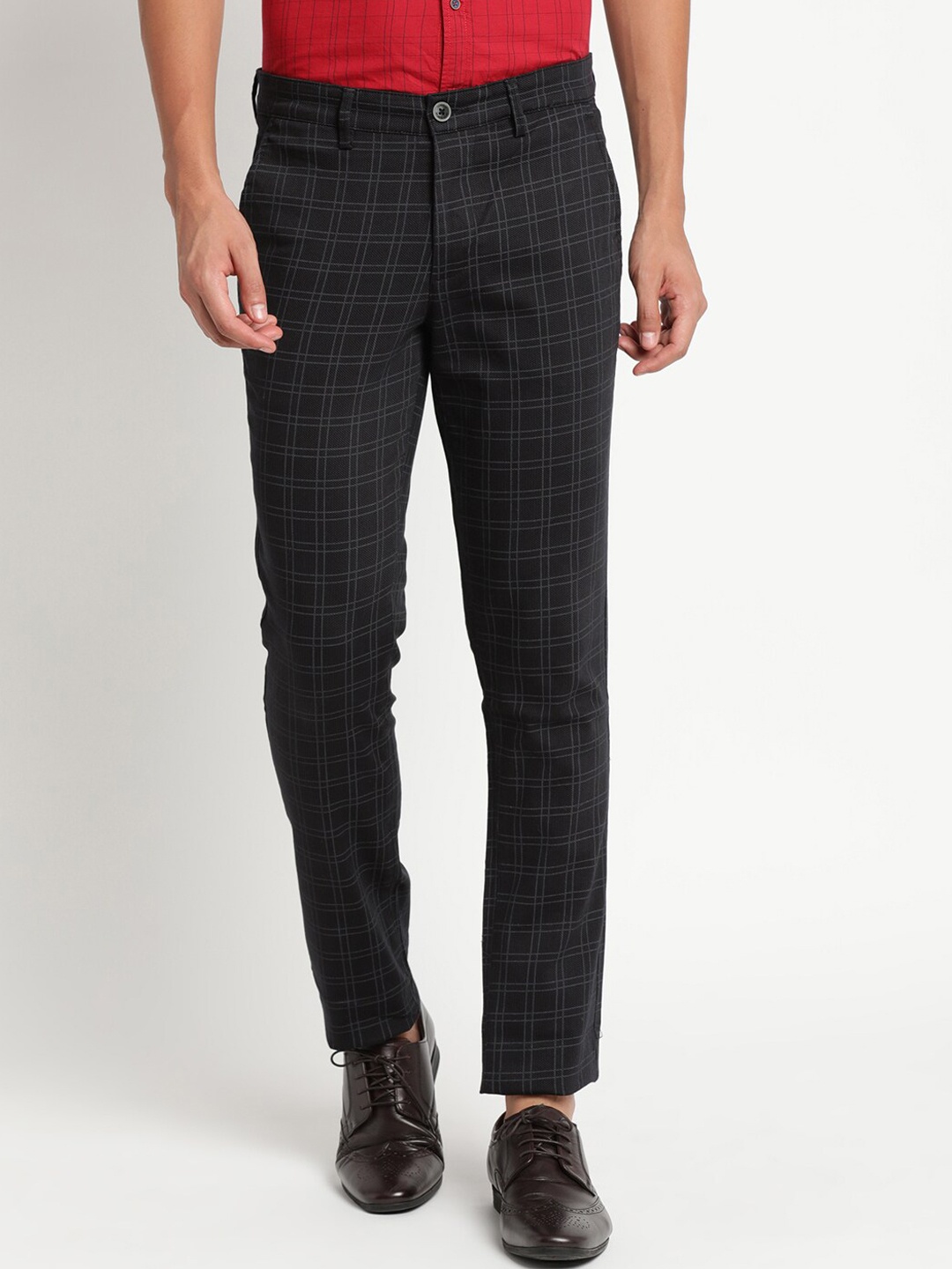 

Turtle Men Black Checked Relaxed Tapered Fit Trousers