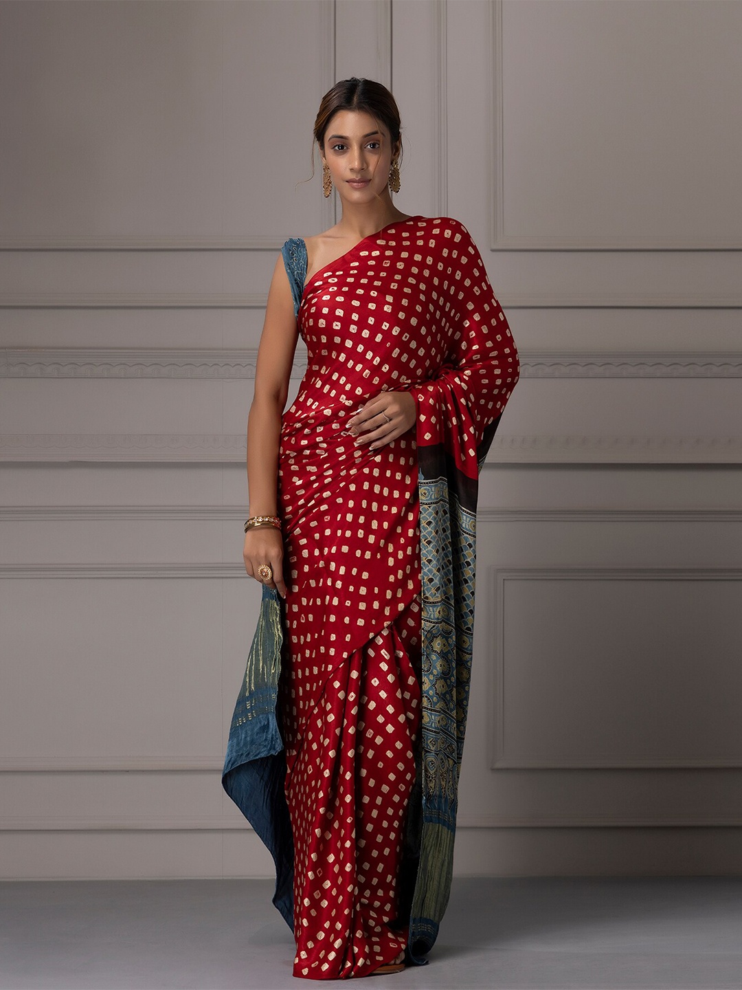 

Geroo Jaipur Maroon & Blue Bandhani Pure Silk Saree