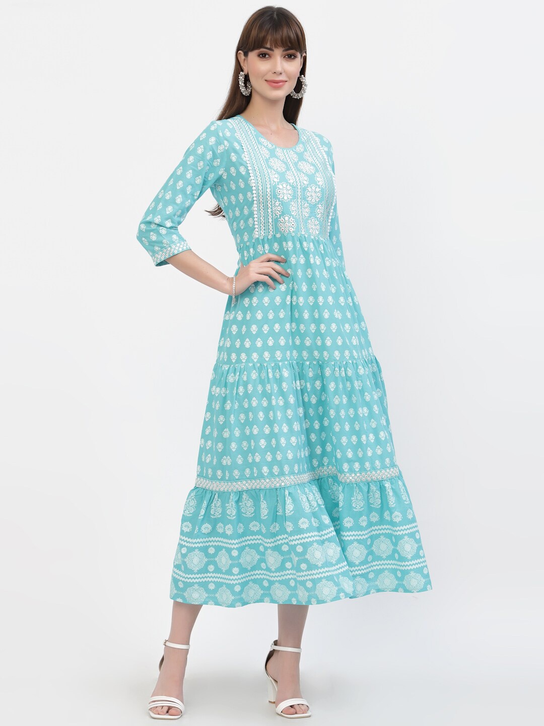 

YELLOW CLOUD Women Blue Floral Printed Midi Dress