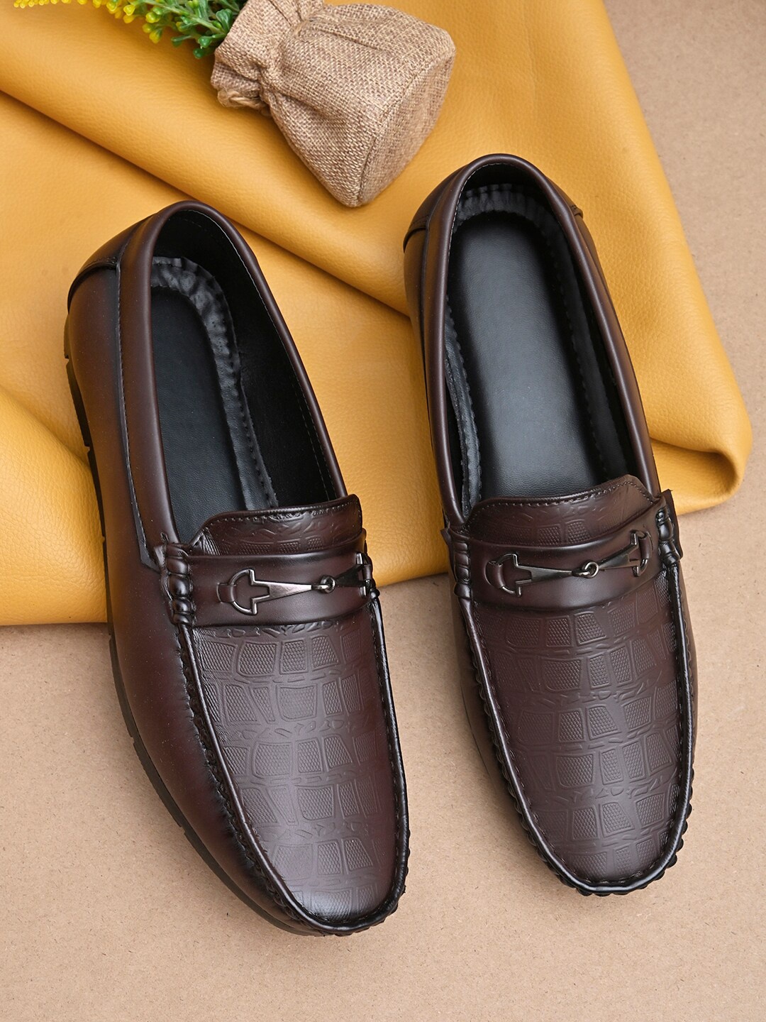 

HERE&NOW Men Brown Textured Horsebit Loafers