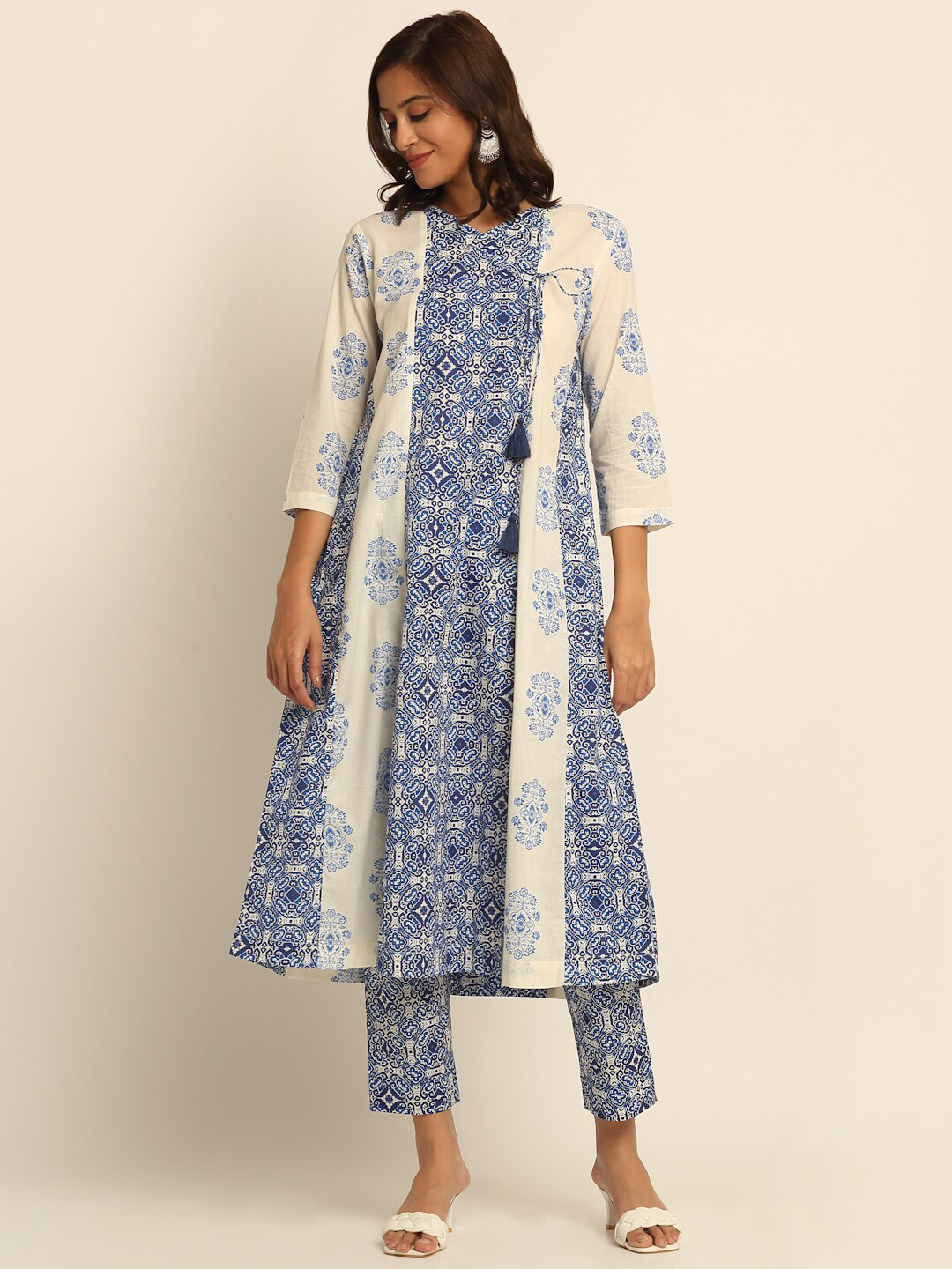 

EK BY EKTA KAPOOR Women Blue & Off White Ethnic Motifs Panelled Cotton Angrakha Kurta