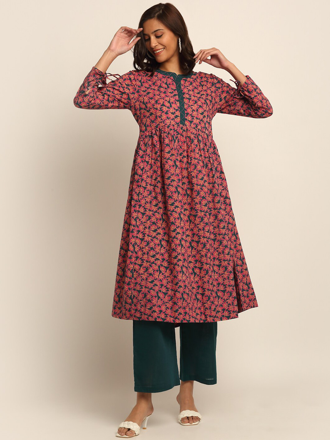 

EK BY EKTA KAPOOR Women Green & Maroon Floral Printed Pleated Pure Cotton Anarkali Kurta