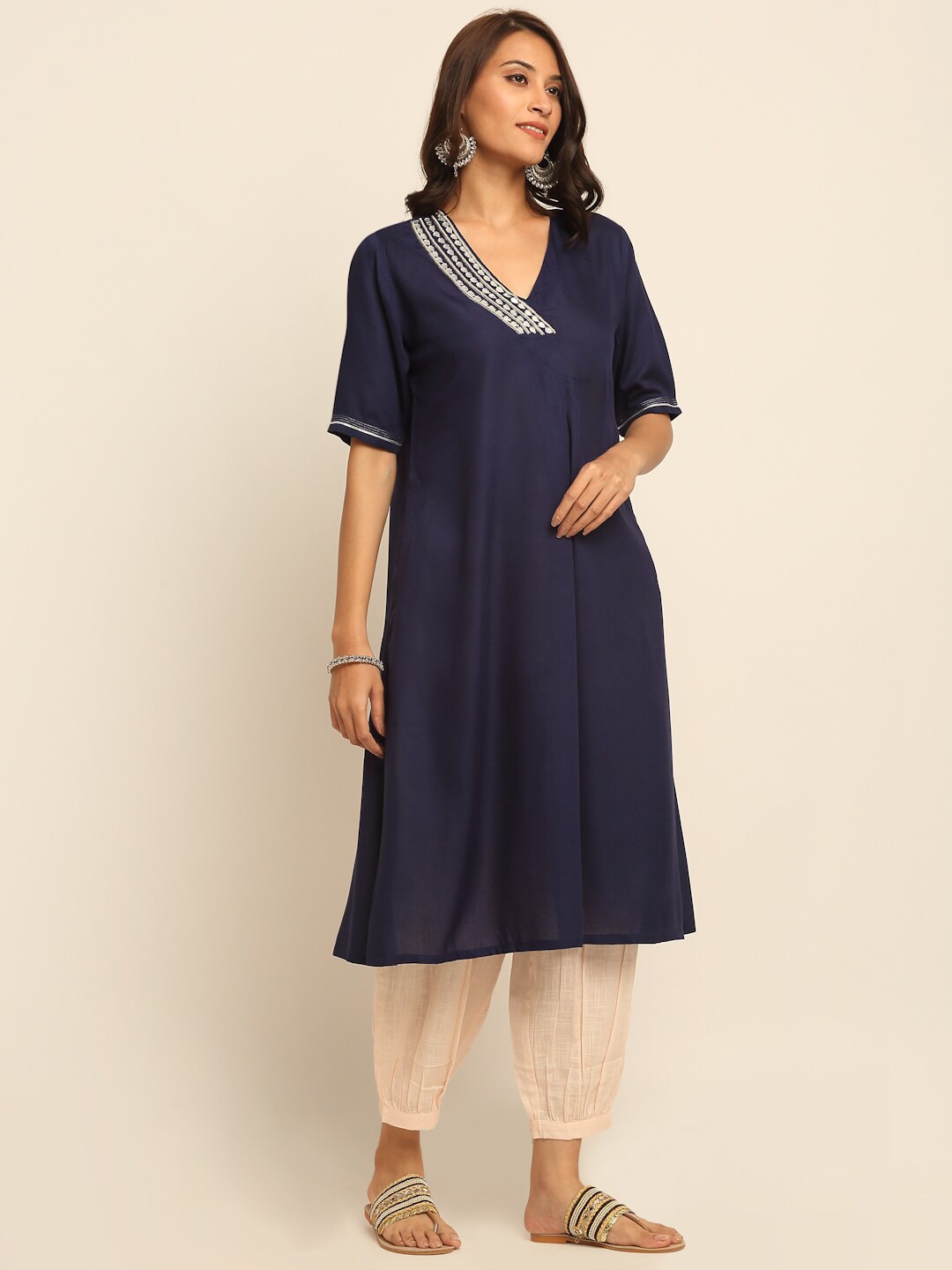 

EK BY EKTA KAPOOR Women Navy Blue & Off White Stylised Neck Kurta