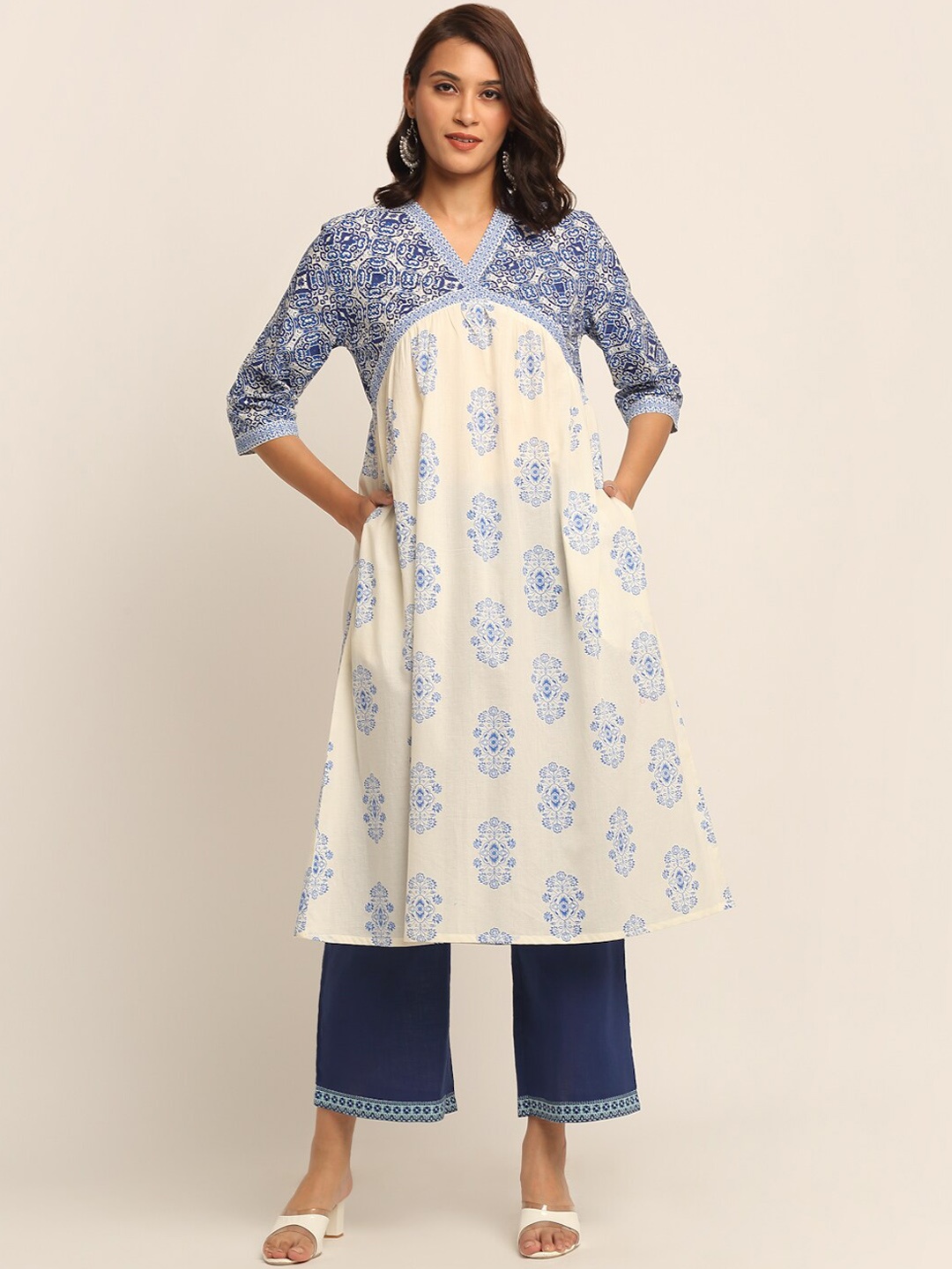 

EK BY EKTA KAPOOR Women Off White Cotton Printed V-Neck Kurta With Empire Seam