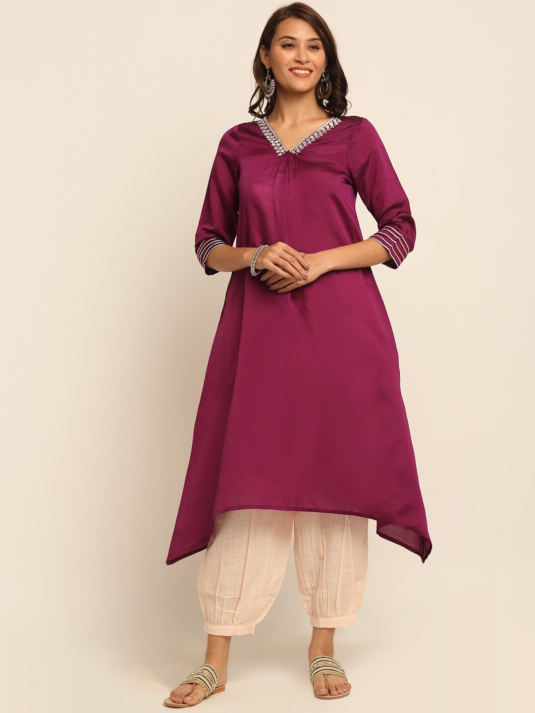 

EK BY EKTA KAPOOR Women Purple Solid Gotta Patti Detail Satin Kurta