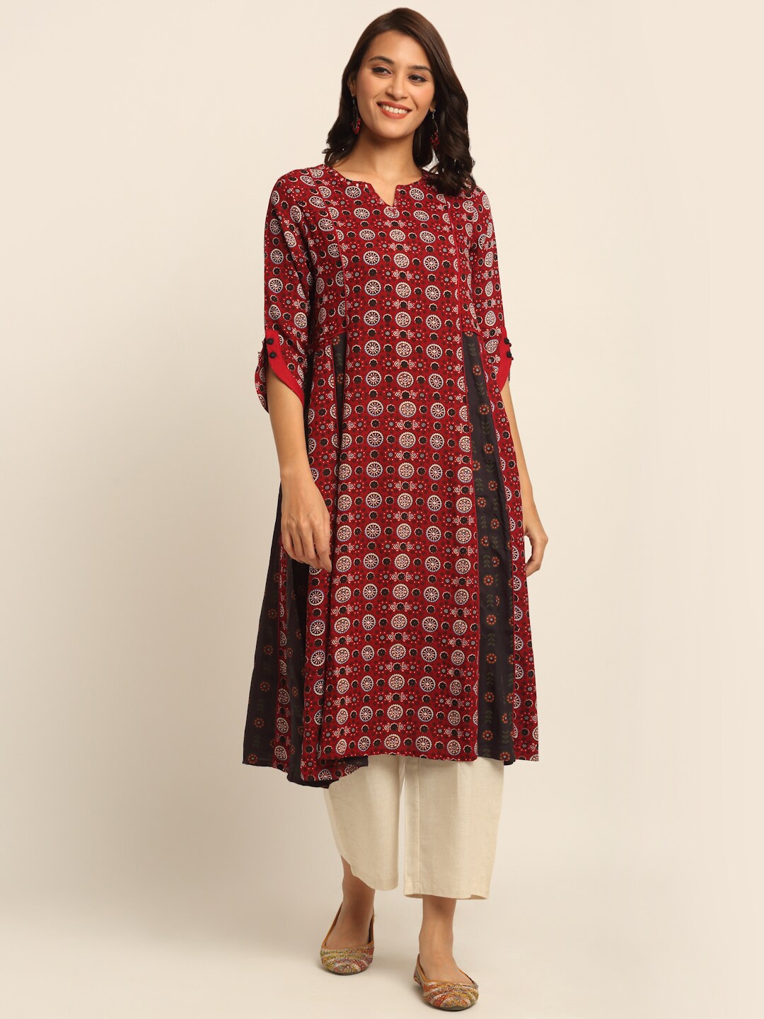 

EK BY EKTA KAPOOR Women Maroon & Black Anarkali Printed Rayon Flared Kurta