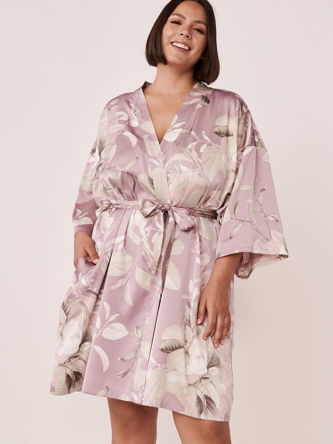

La Vie en Rose Women Pink Printed Kimono Robe