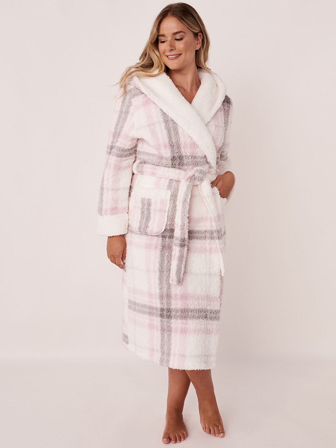 

La Vie en Rose Women Pink Printed Bath Robe