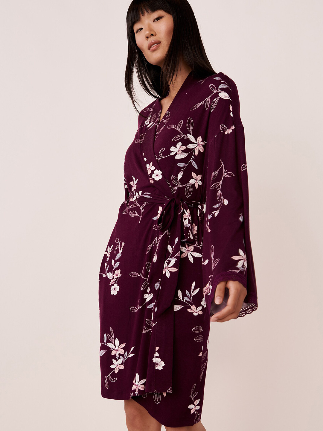 

La Vie en Rose Women Burgundy Printed Mini Kimono Robe