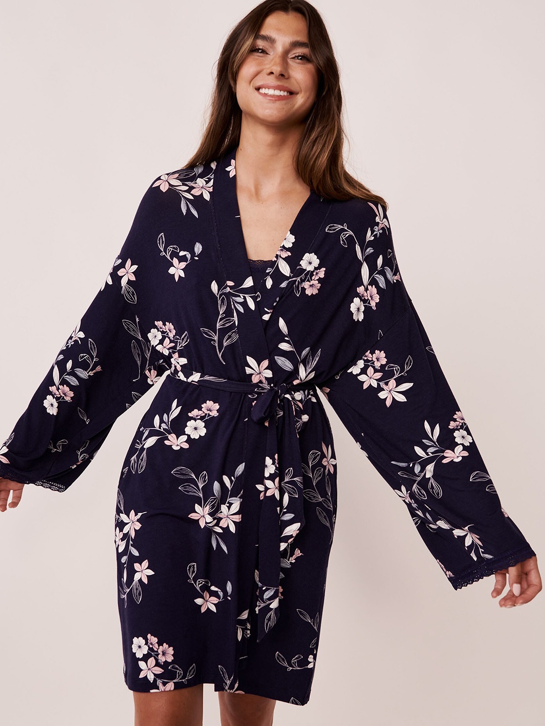 

La Vie en Rose Women Blue Printed Mini Kimono Robe