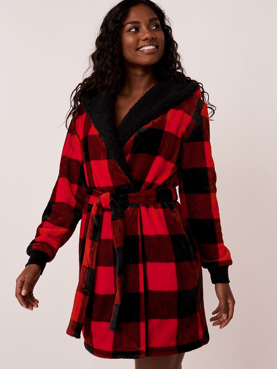

La Vie en Rose Women Red & Black Checked Bath Robe