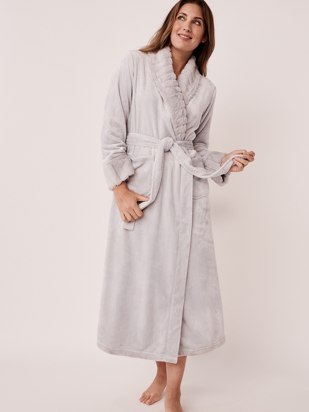 

La Vie en Rose Women Grey Solid Maxi-Length Robe