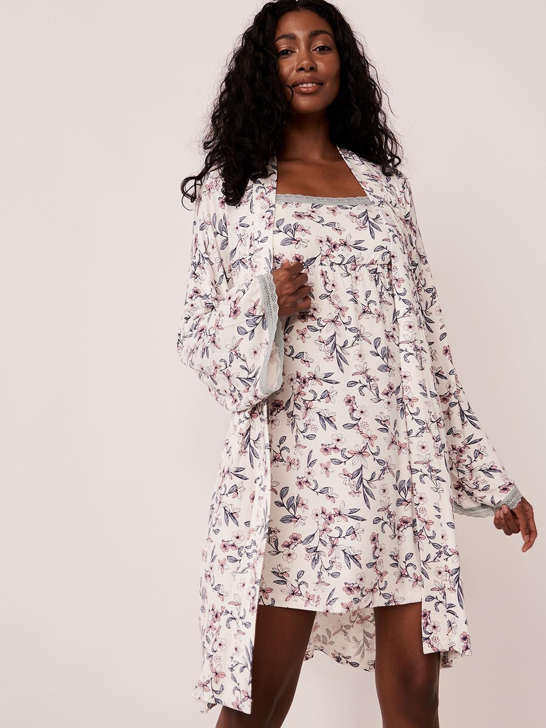 

La Vie en Rose Women White & Blue Printed Bath Robe