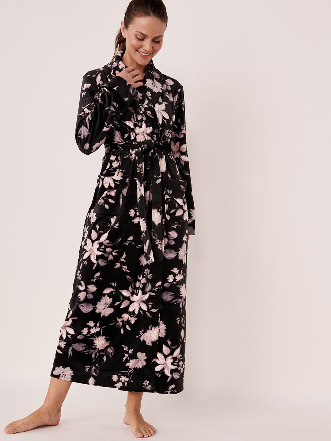 

La Vie en Rose Women Black Printed Robe