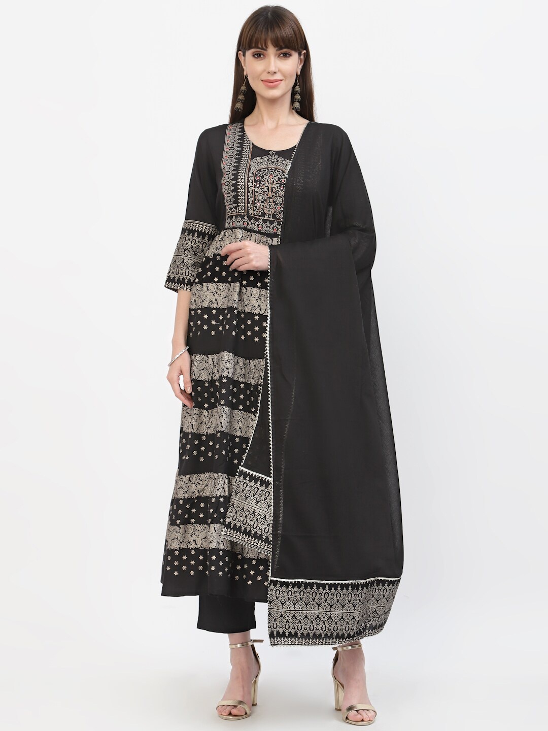 

YELLOW CLOUD Women Black Ethnic Motifs Embroidered Kurta with Trousers