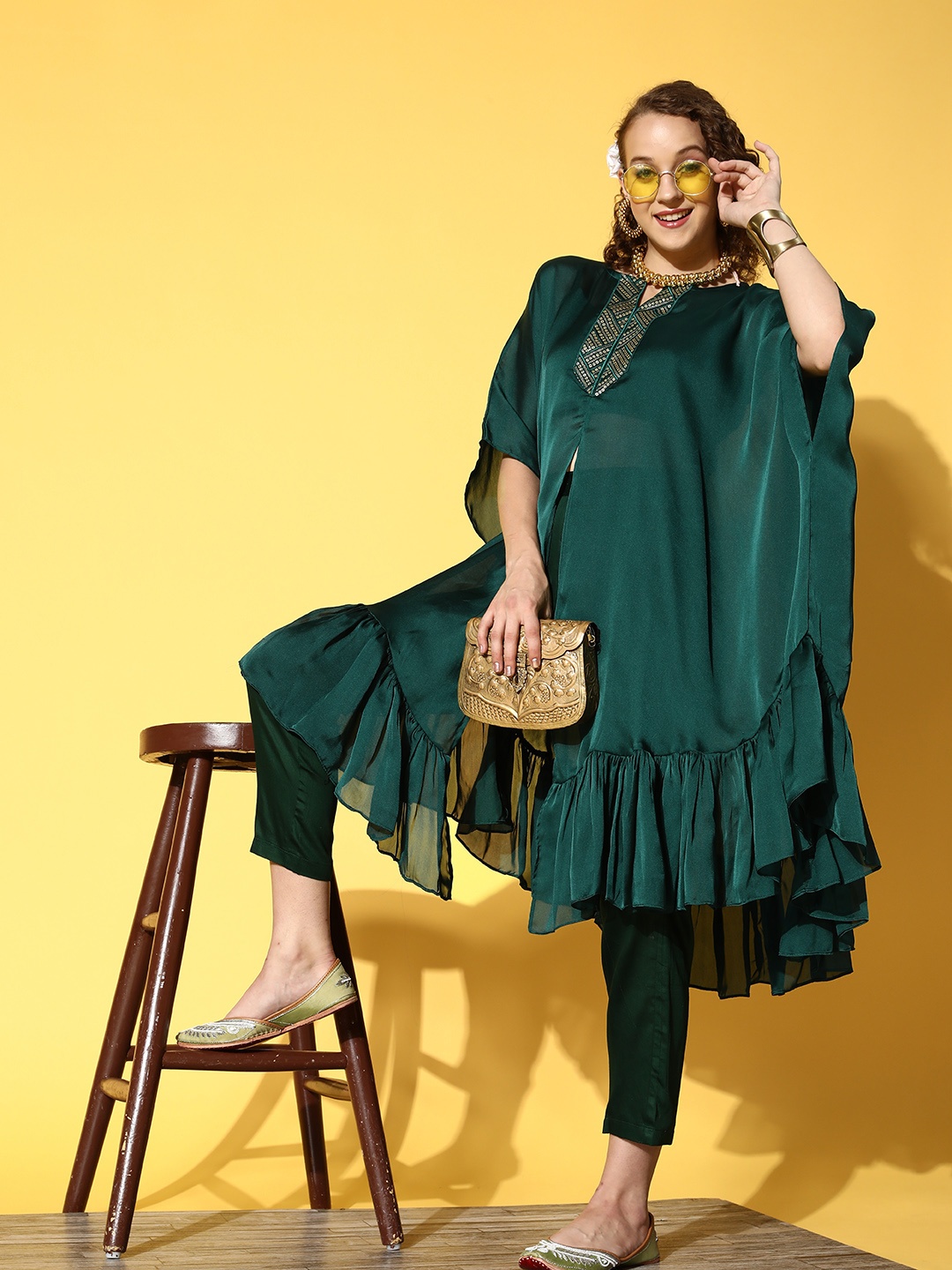 

Inddus Women Green Yoke Design High Slit Sequinned Kurta with Trousers