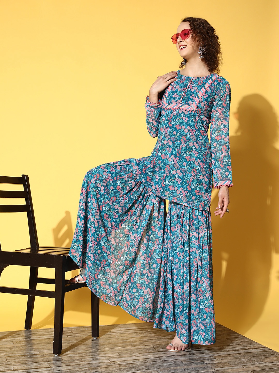 

Inddus Women Teal Floral Printed Kurti with Sharara