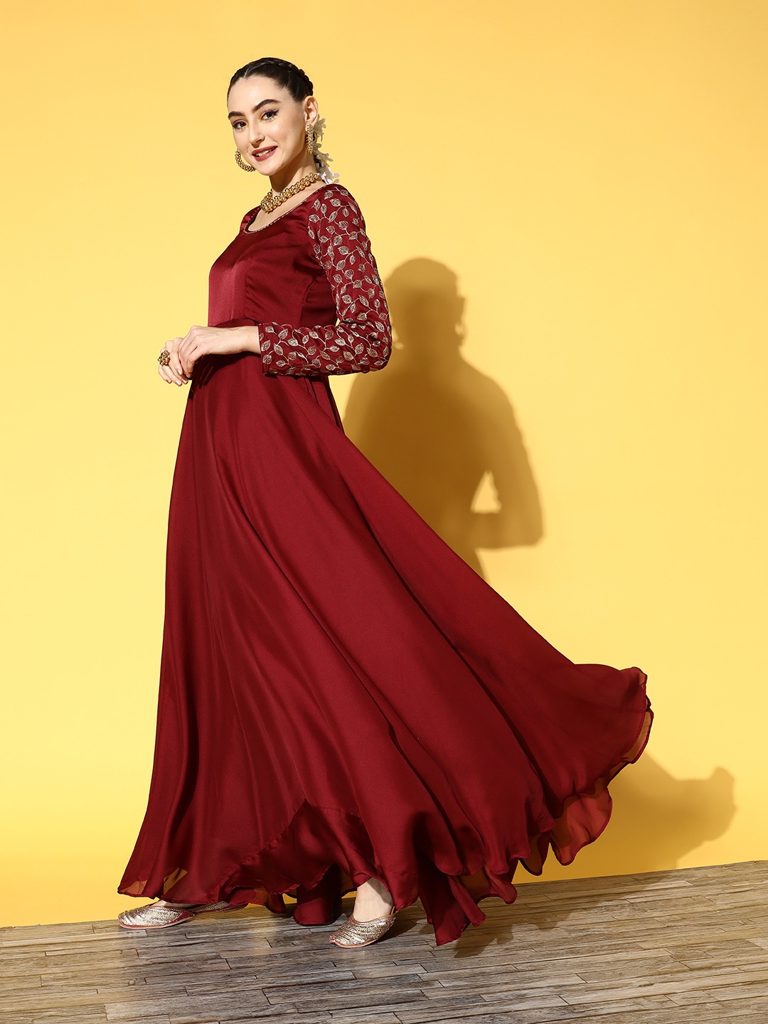 

Inddus Women Maroon Embroidered Georgette Kurta