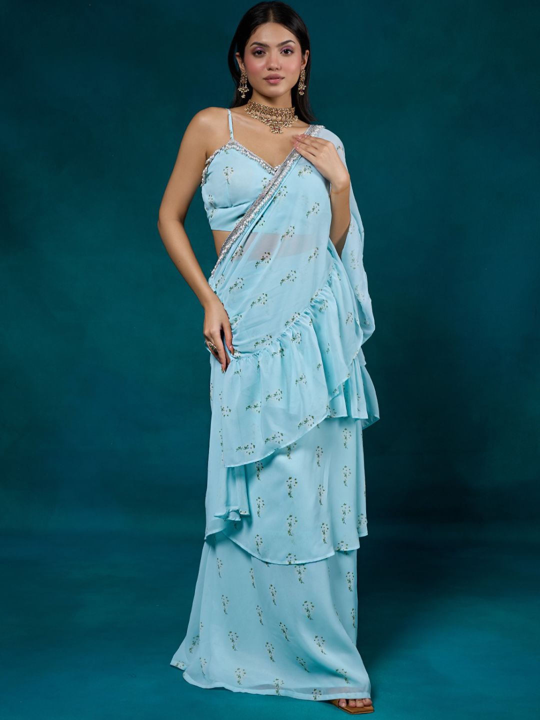 

Alaya By Stage3 Blue & Green Floral Printed Saree
