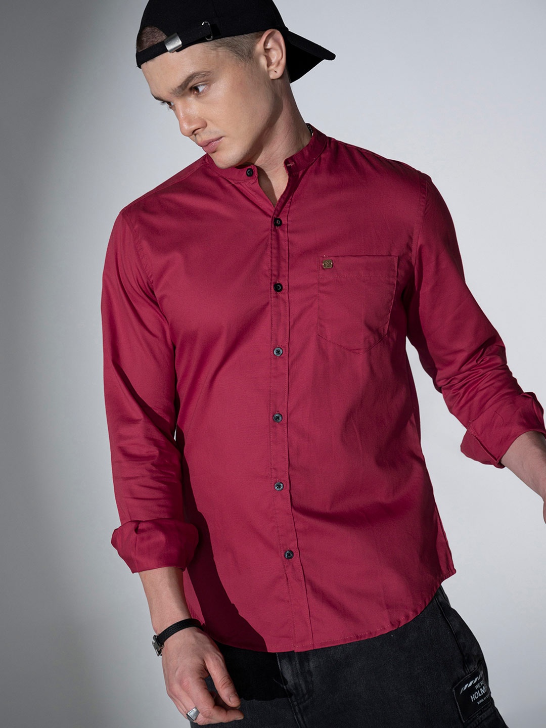 

Hubberholme Men Red Solid Pure Cotton Regular Fit Casual Shirt