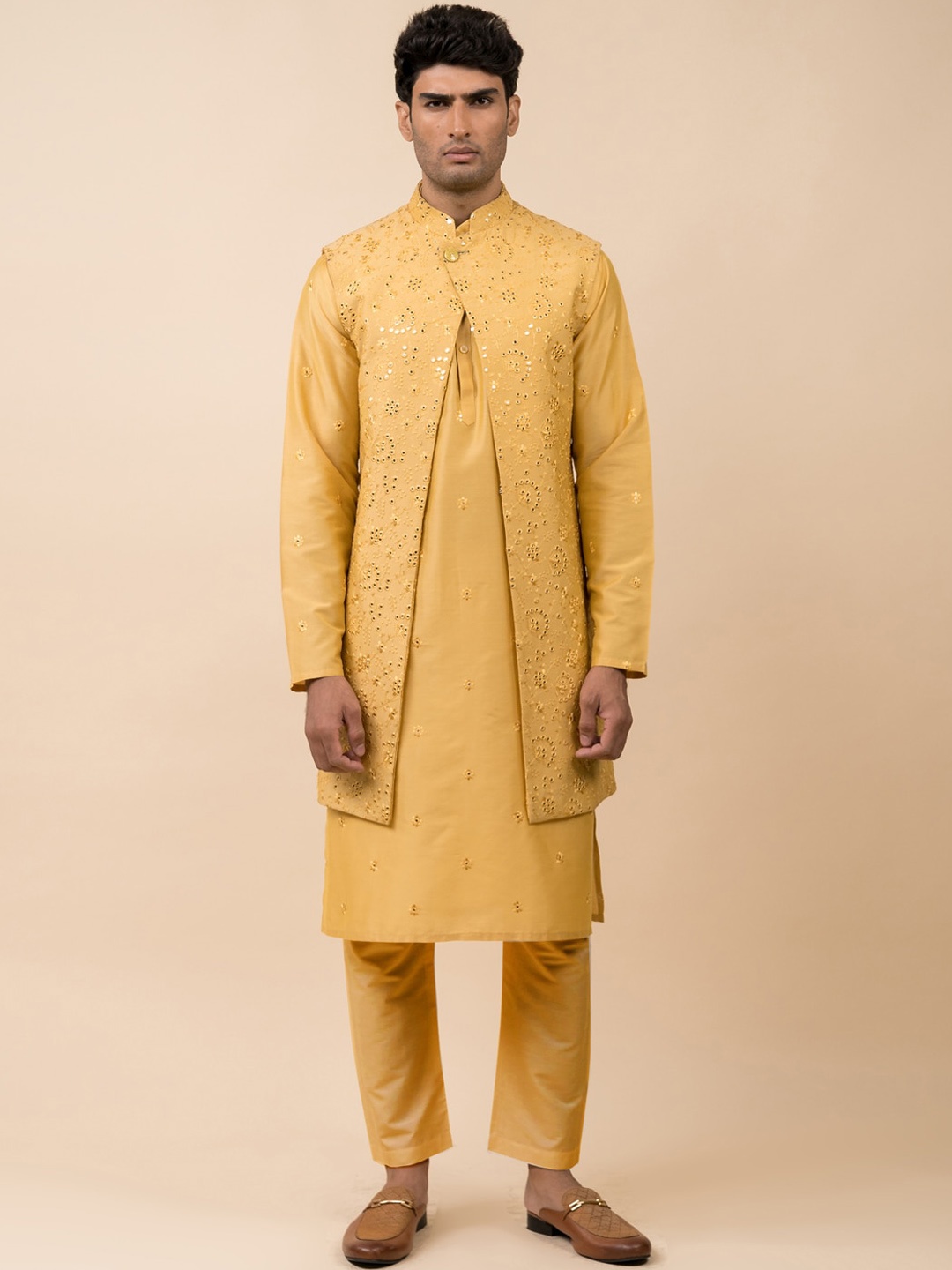 

Tasva Men Yellow Ethnic Motifs Mirror Work Kurta With Trousers