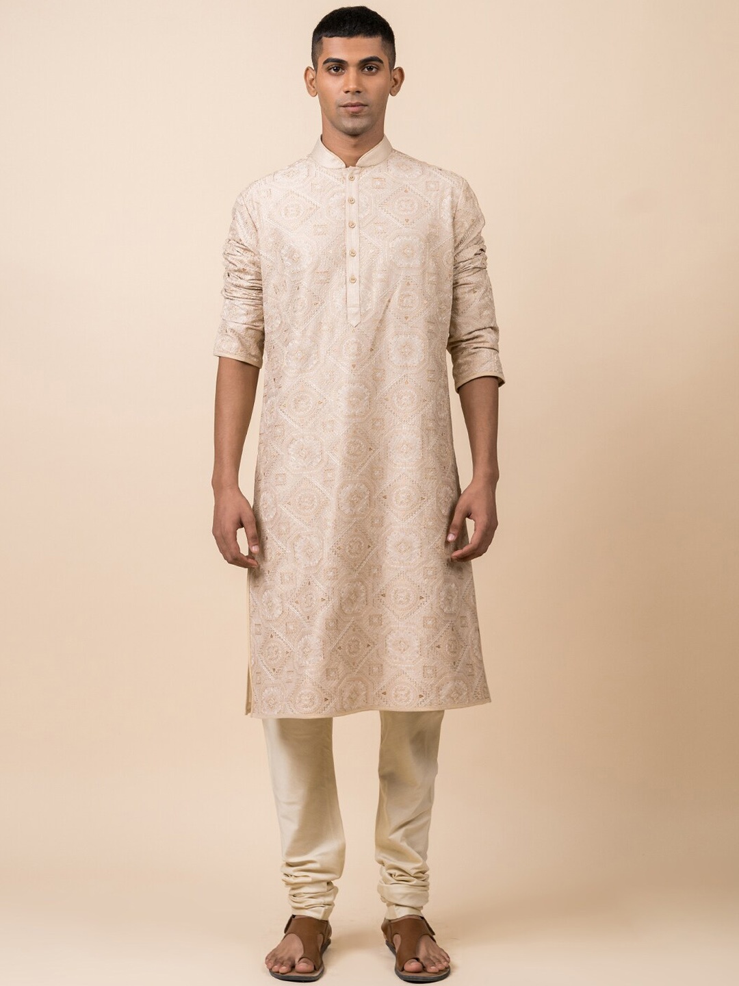 

Tasva Men Beige Ethnic Motifs Printed Kurta With Churidar