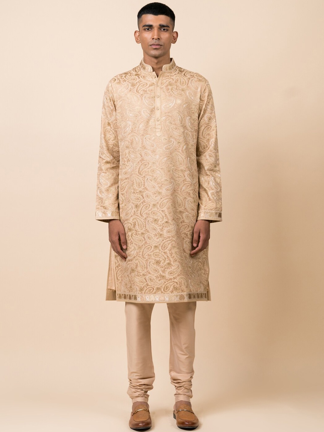 

Tasva Men Beige Paisley Embroidered Kurta With Churidar