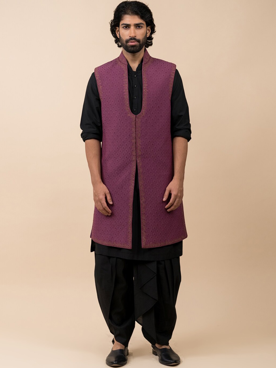 

Tasva Men Purple Embroidered Sherwani Set