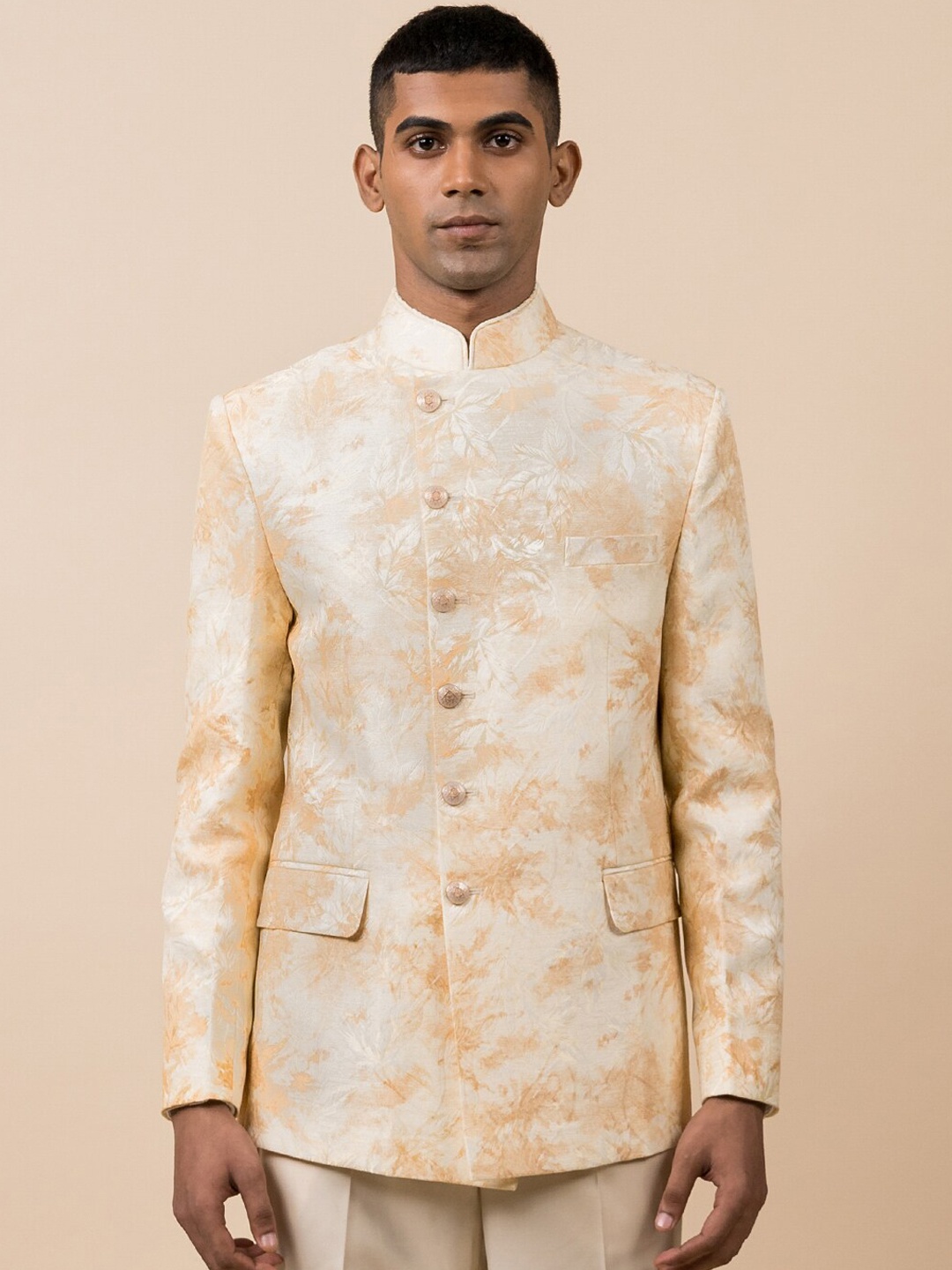 

Tasva Men Beige & Orange Printed 2-Piece Bandhgala Suit