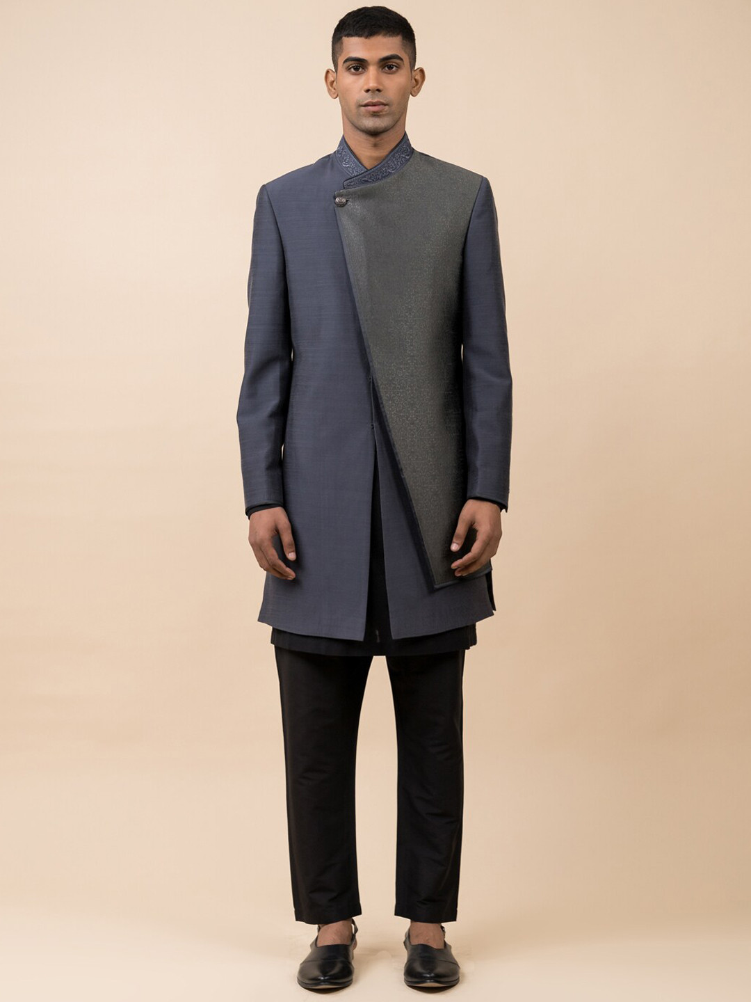 

Tasva Men Grey Self Design Sherwani Set