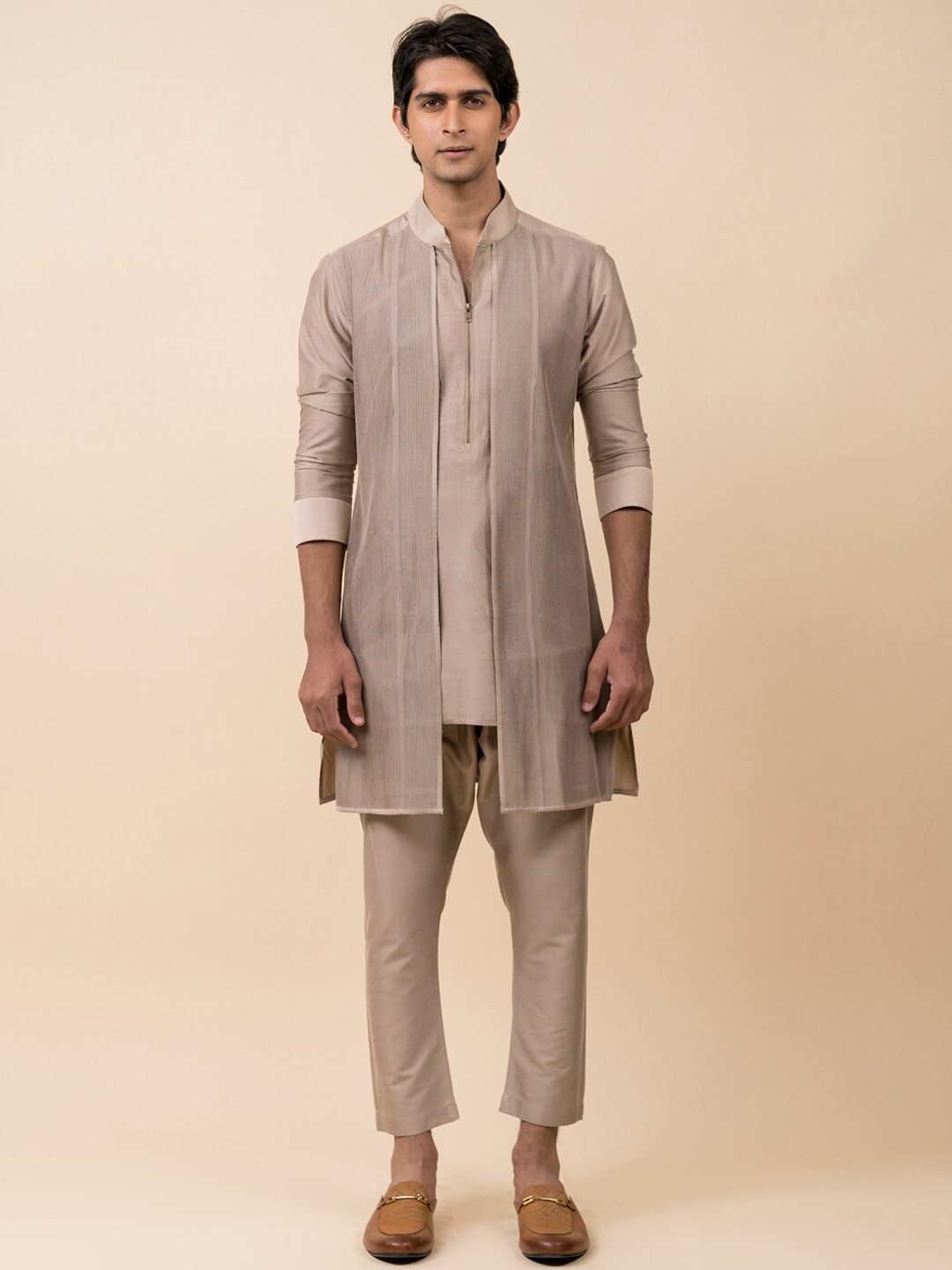 

Tasva Men Beige Self Design Kurta with Trouser