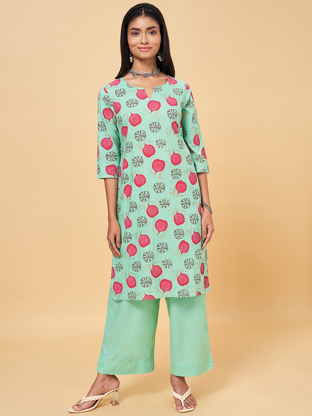 

RANGMANCH BY PANTALOONS Women Green Printed Kurta with Trousers