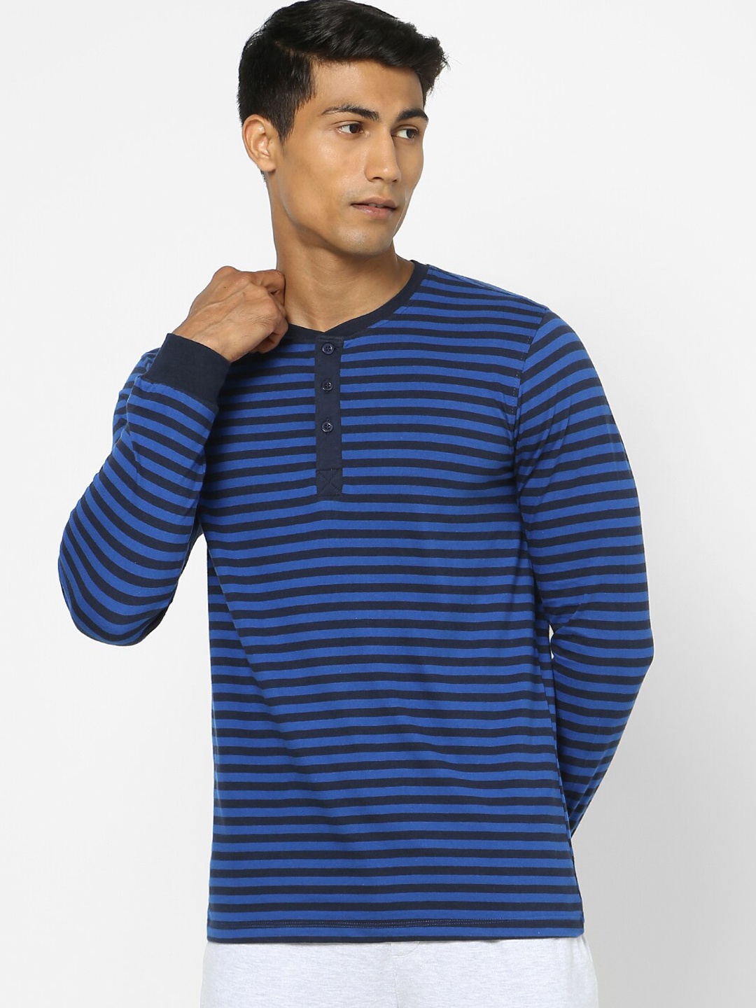 

Ajile by Pantaloons Men Blue Striped Cotton Lounge Tshirt