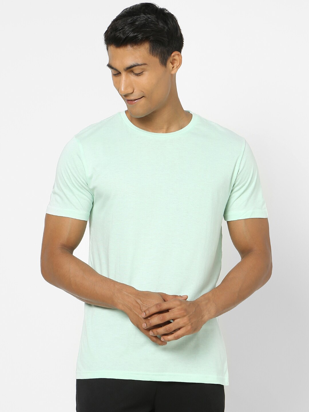 

Ajile by Pantaloons Men Green Solid Lounge Tshirt