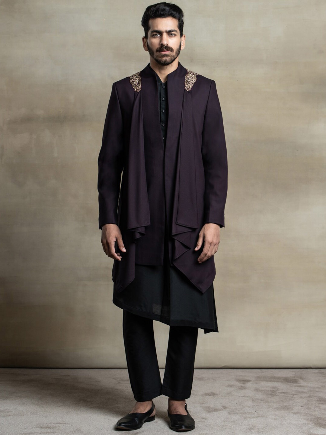 

Tasva Men Purple & Black Solid Sherwani Set