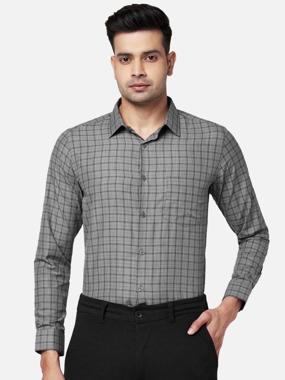 

BYFORD by Pantaloons Men Grey Slim Fit Checked Casual Shirt