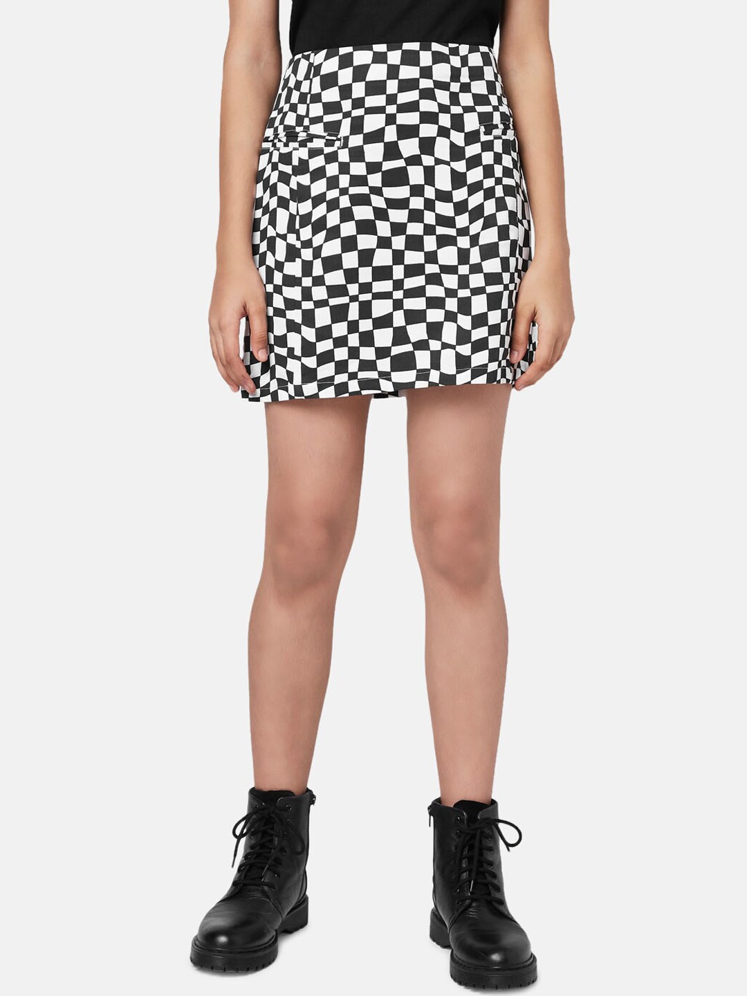 

Coolsters by Pantaloons Girls Black & White Checked Mini Straight Skirt