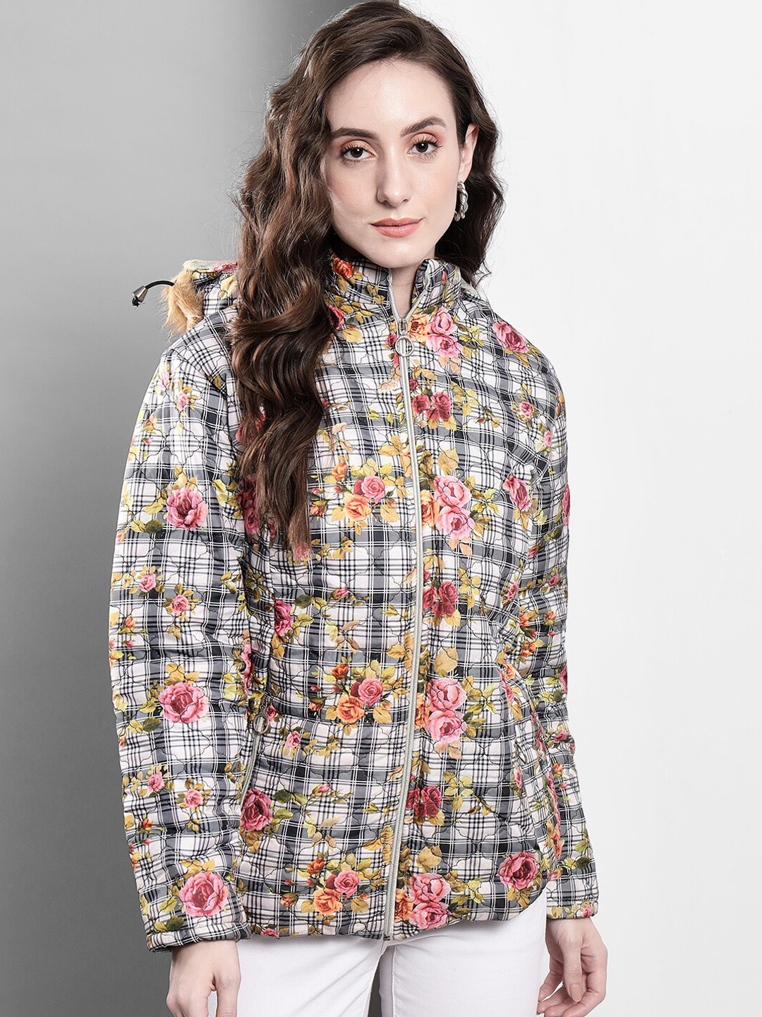 

Darzi Women Black Grey Floral Puffer Jacket