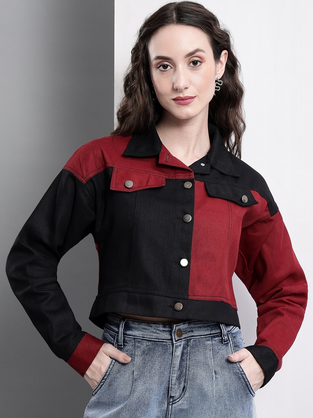 

Darzi Women Rust Black Colourblocked Crop Denim Jacket