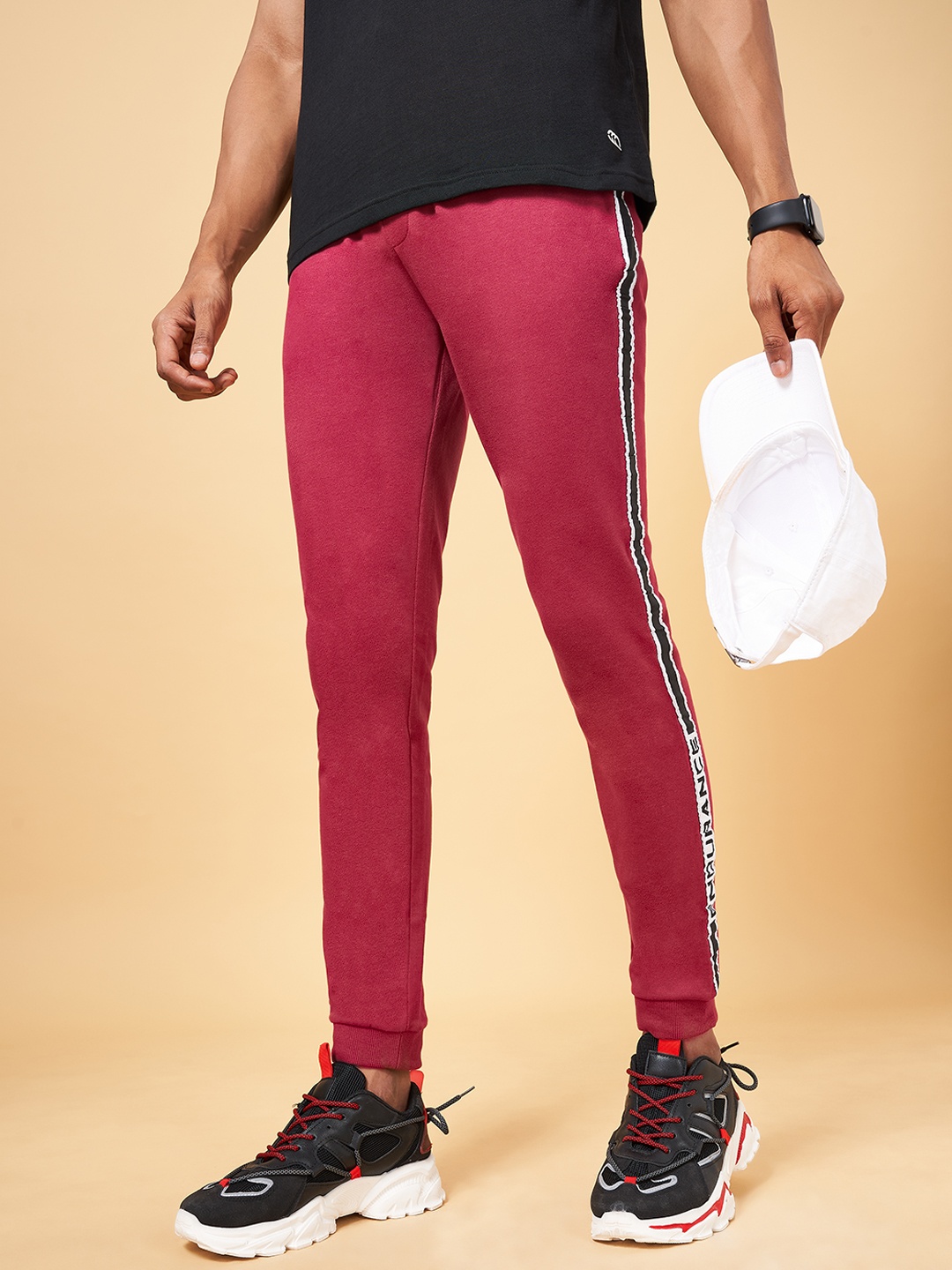 

Ajile by Pantaloons Men Maroon Solid Joggers