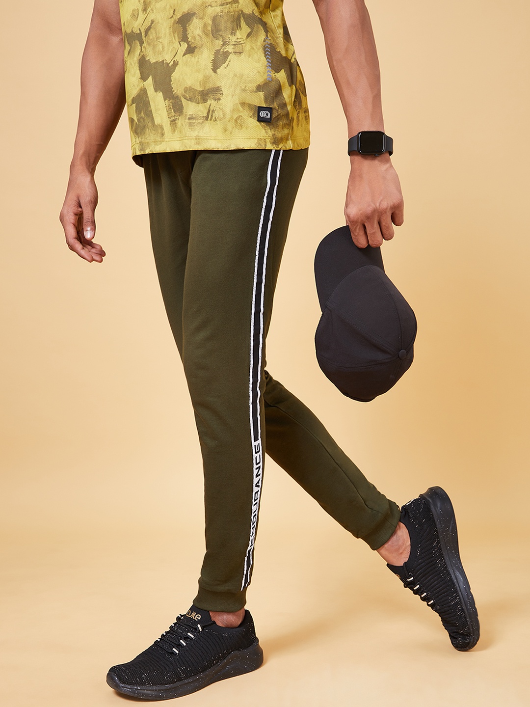 

Ajile by Pantaloons Men Olive-Coloured Solid Slim-Fit Joggers