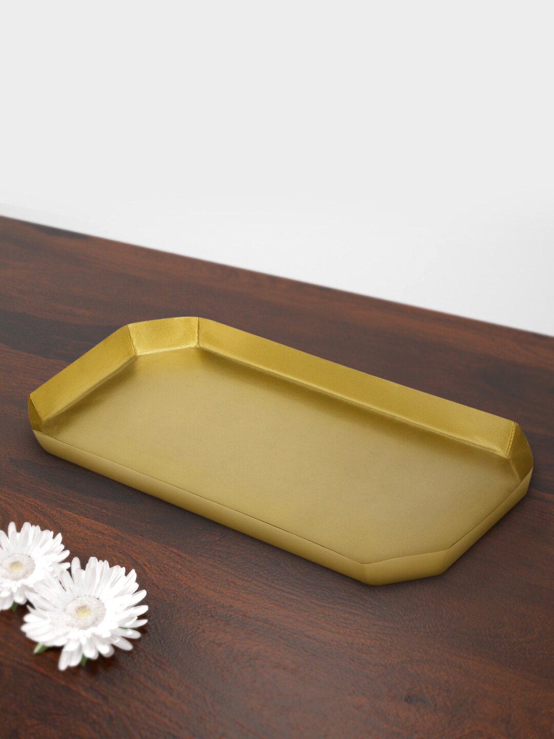 

Living scapes by Pantaloons Gold Solid Rectangular Trays