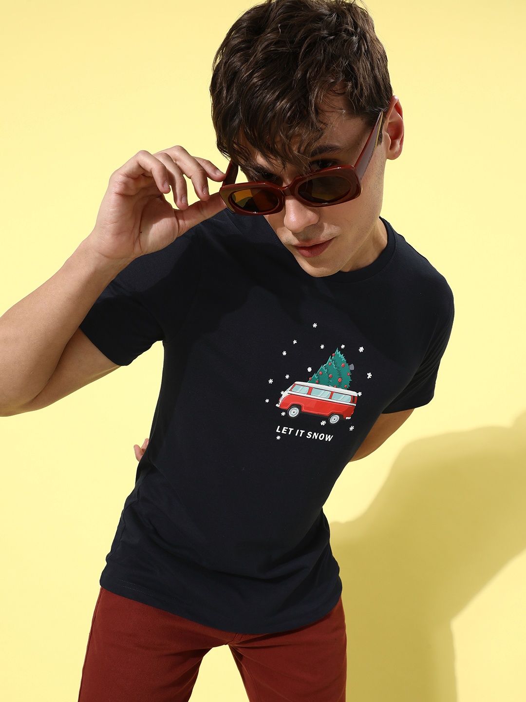 

Mast & Harbour Men Round Neck Printed T-shirt, Navy blue
