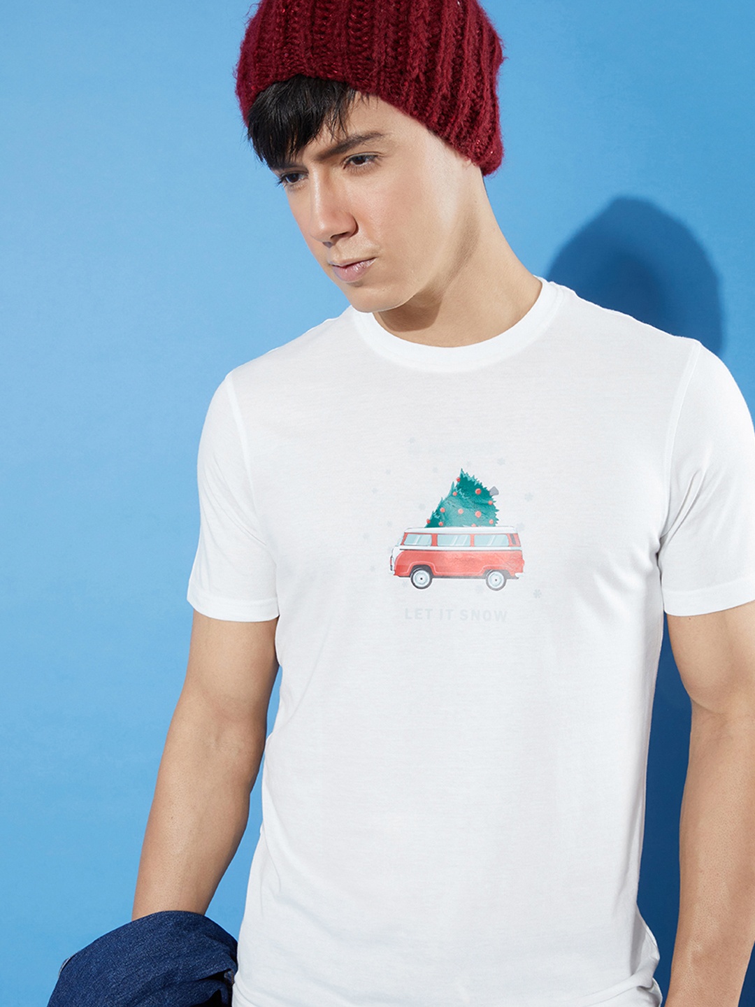 

Mast & Harbour Men Bright White Printed Ho Ho Holiday T-shirt
