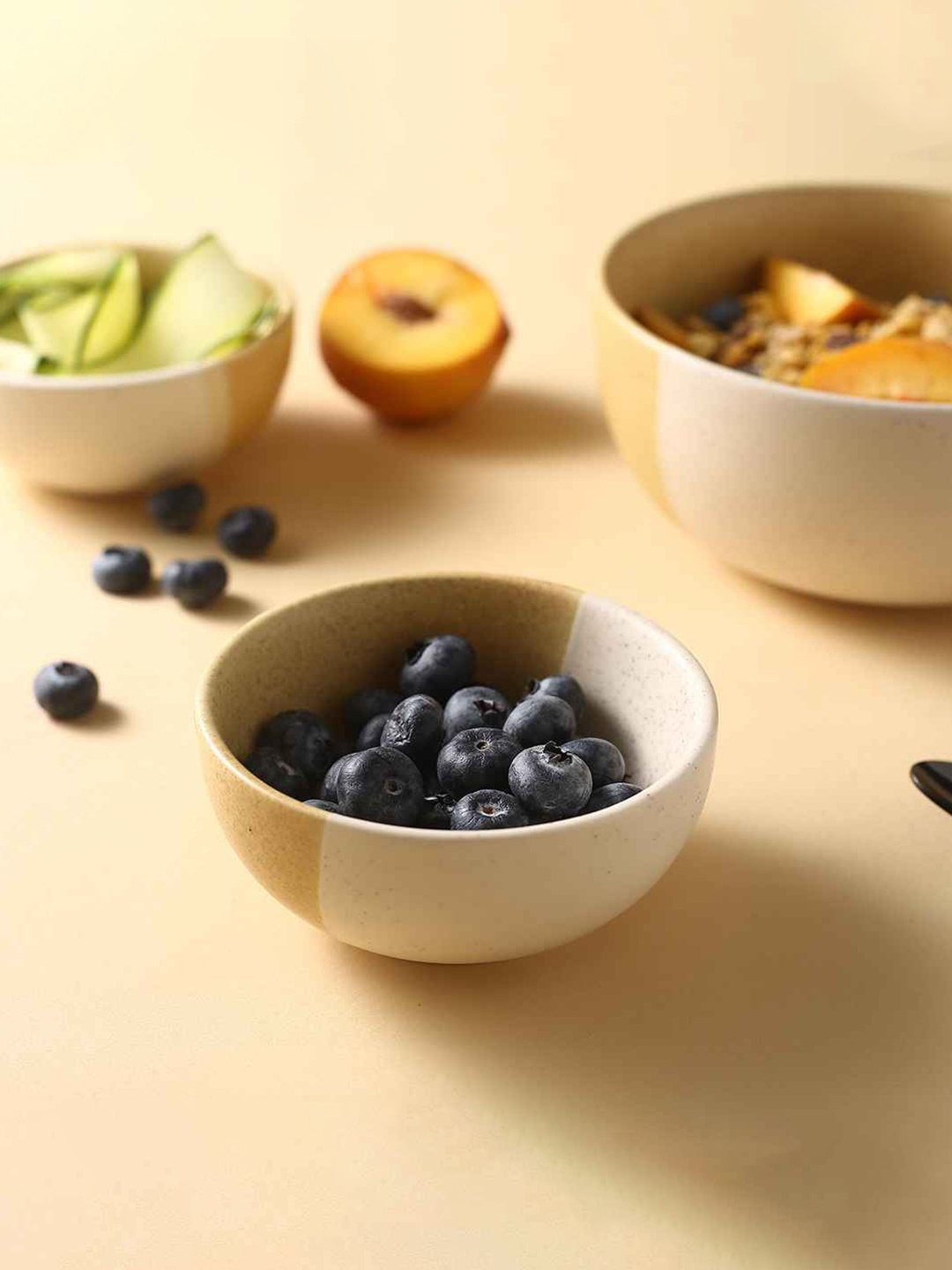 

Wonderchef Yellow & Cream Set Of 4 Dishwasher Safe Printed Stoneware Matte Bowls