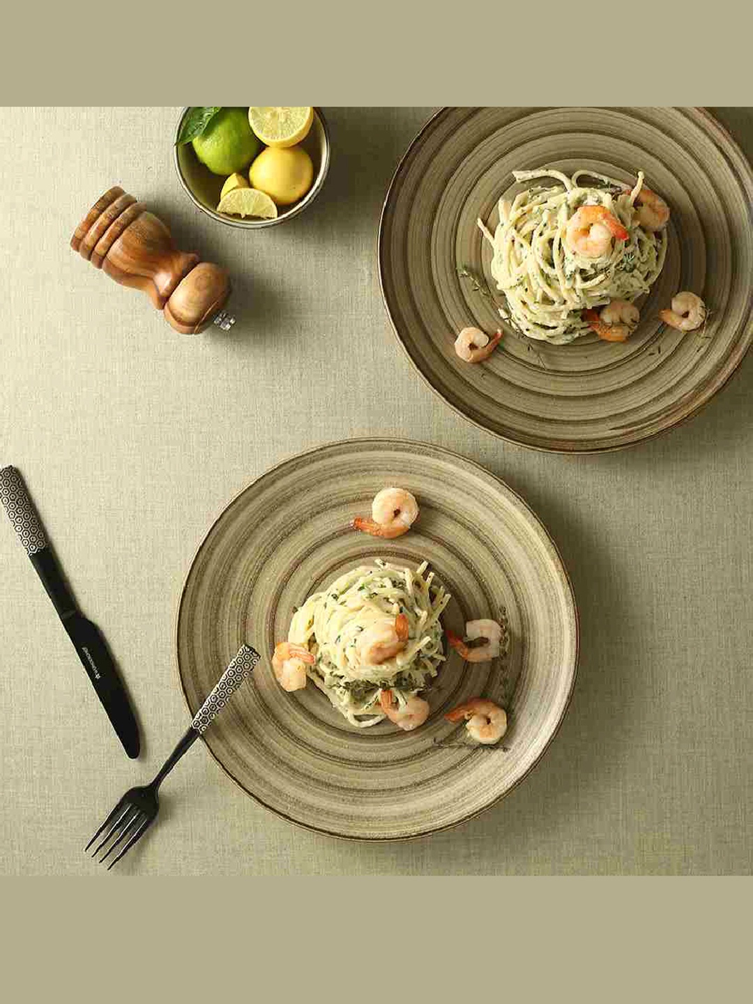 

Wonderchef Set Of 2 Brown Dishwasher Safe Textured Stoneware Matte Plates