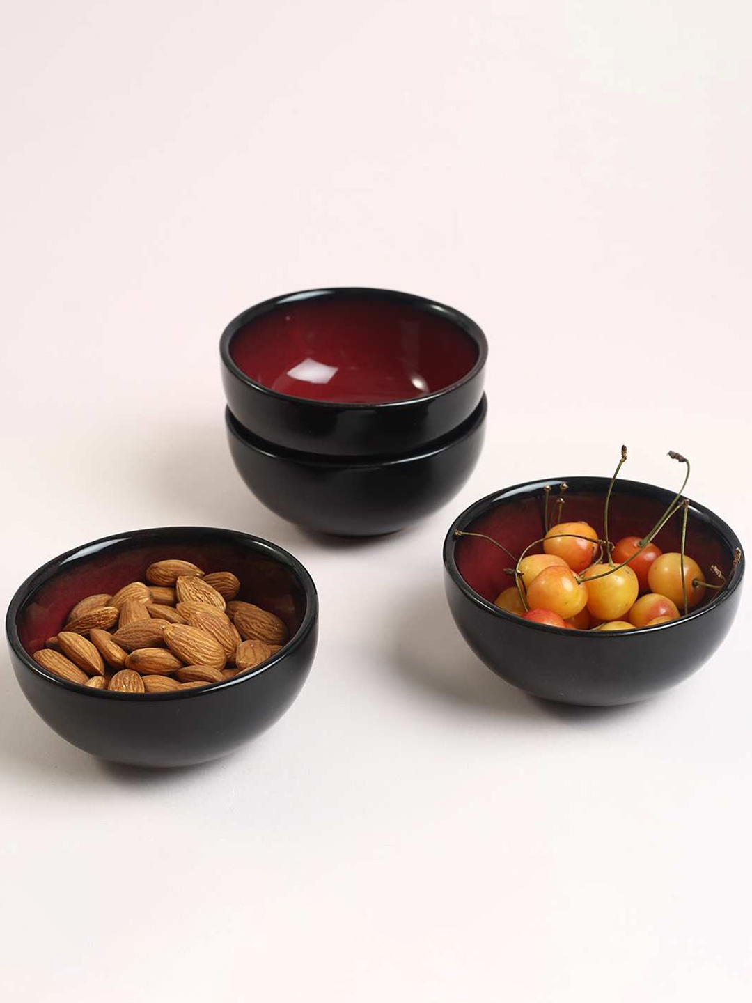 

Wonderchef Red & Black Set Of 4 Dishwasher Safe Stoneware Glossy Bowls