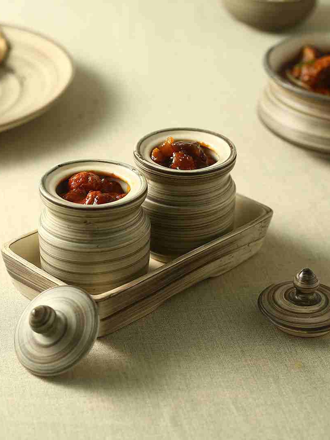 

Wonderchef 3 Pieces of Brown Stoneware Textured Pickle Jar With Tray