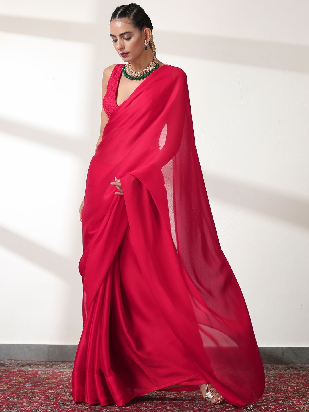 

Swtantra Red Solid Saree