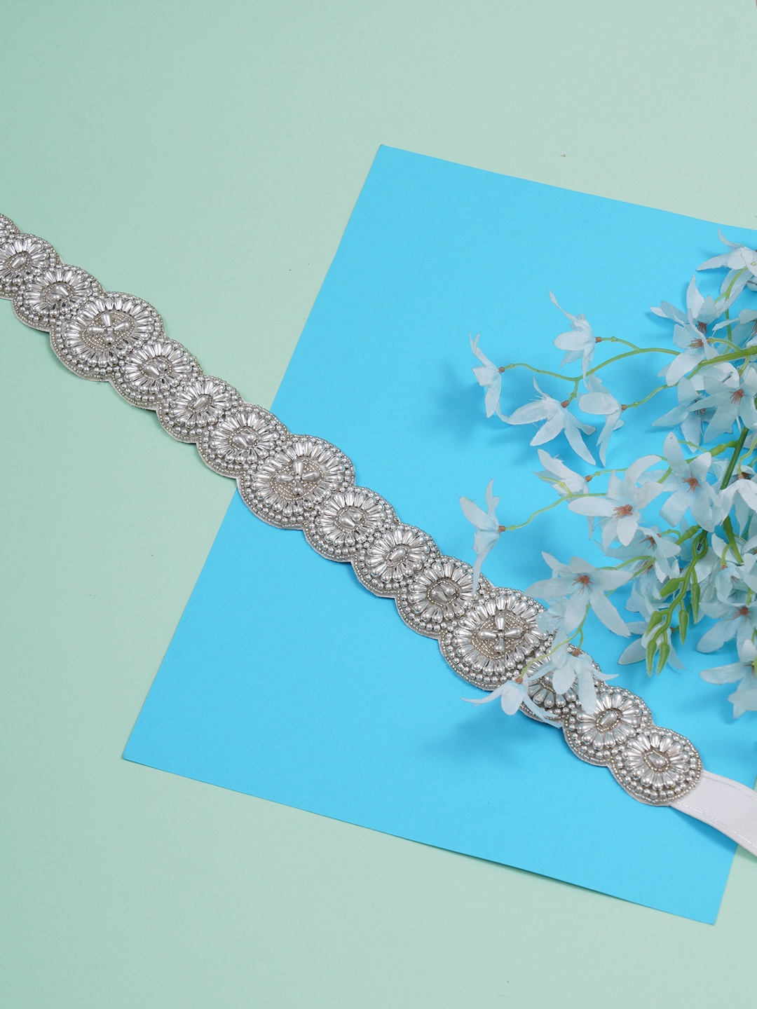 

FABBHUE Women Silver-Toned Embellished Belt